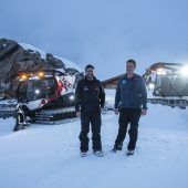 Die Schneehelden in der Nacht