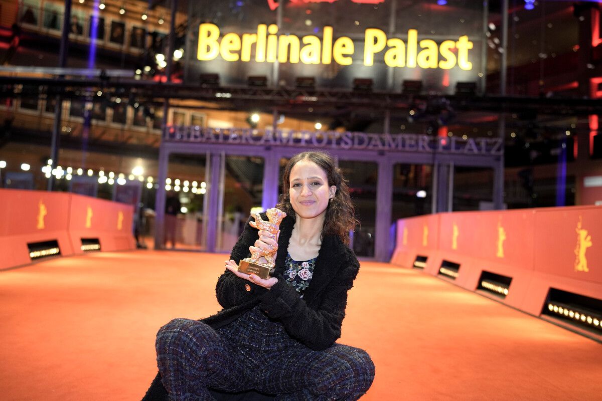 Mati Diop gewinnt für „Dahomey“ den Goldenen Bären der 74. Berlinale. AP