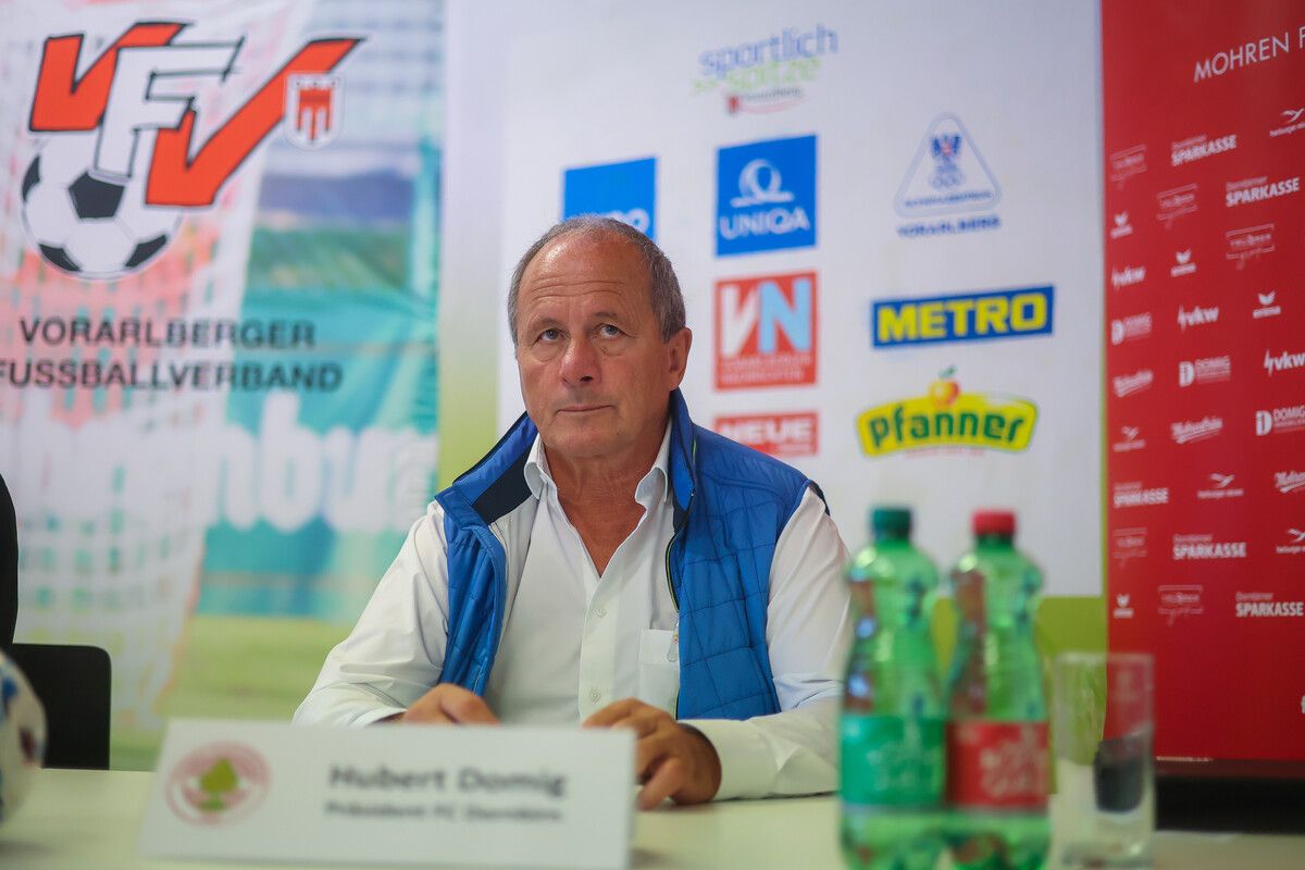 PK Akademie Vorarlberg, Fußball, AKA, Landesrätin Martina Rüscher (Sportreferentin der Vorarlberger Landesregierung) Horst Lumper (Präsident des Vorarlberger Fußballverbandes) Werner Gunz (Vizepräsident SCR Altach) Bernd Bösch (Vorstand SC Austria Lustenau) Hubert Domig (Präsident FC Dornbirn) Thomas Fricke (Obmann SW Bregenz)