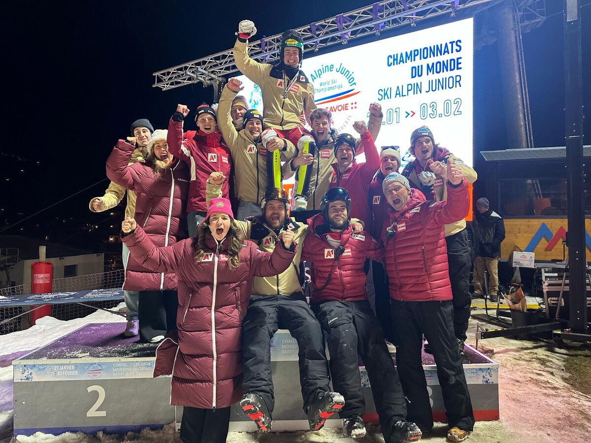 Riesengroßer Jubel im ÖSV-Team nach dem Medaillengewinn von Moritz Zudrell.ÖSV
