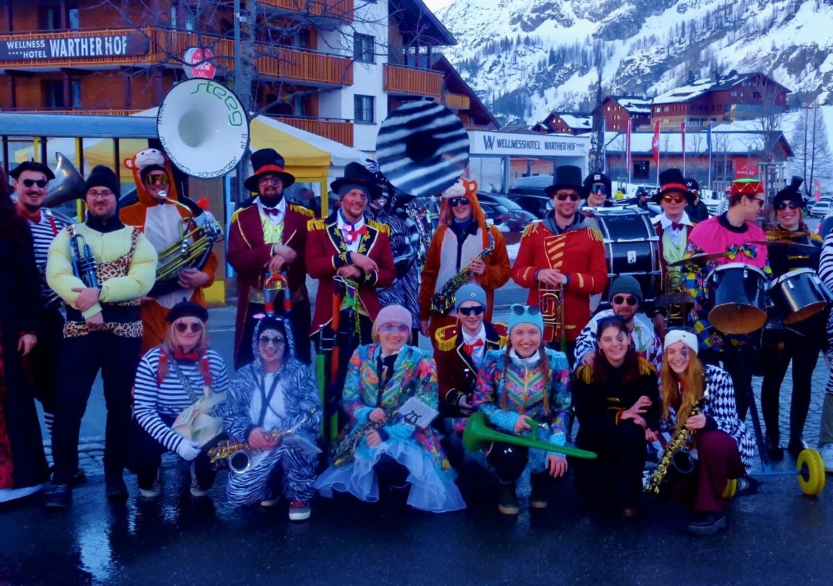 Traditioneller Fasnathöhepunkt am Hochtannberg: Die Guggamusig der Musikkapelle Steeg brachte närrische Stimmung ins hochalpine Wintersportmekka. STP (4)