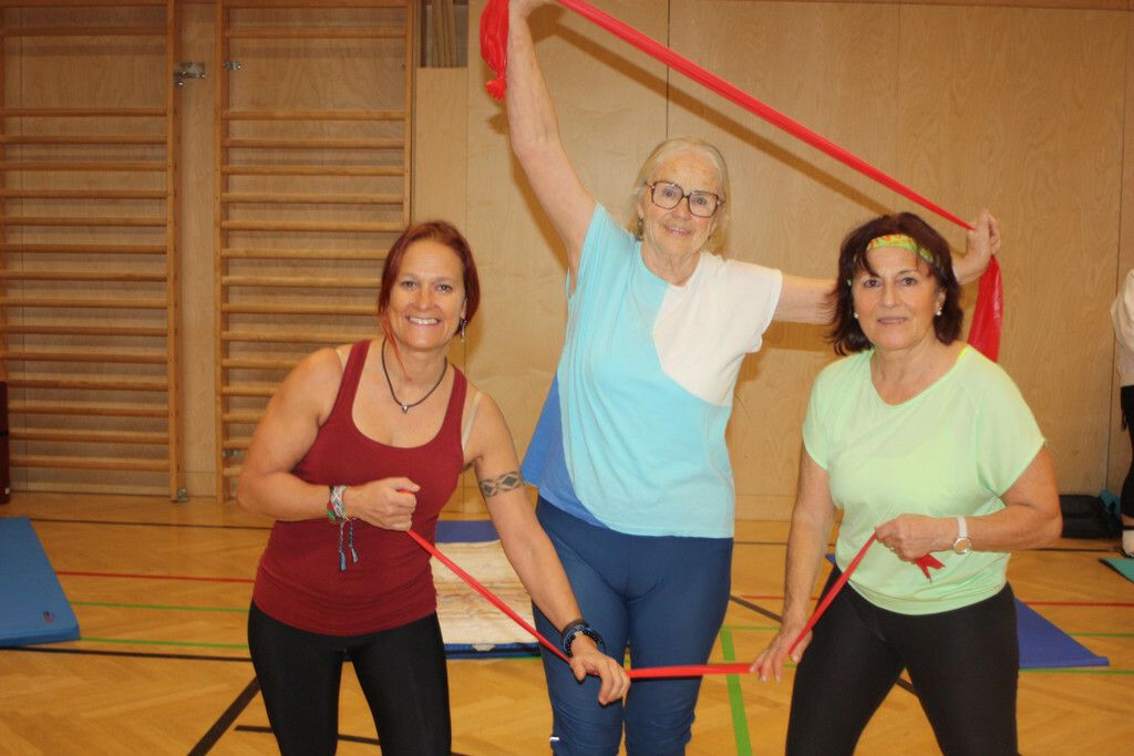 Trainerinnen Sonja Winkler, Ehrentraud Zuchristian und Ursula Wäcker. vn-tk