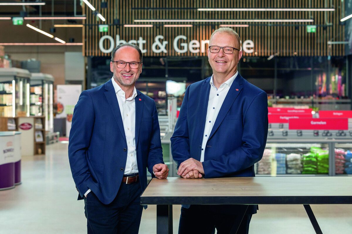 Transgourmet-Geschäftsführer Thomas Panholzer und Manfred Hayböck. Fa