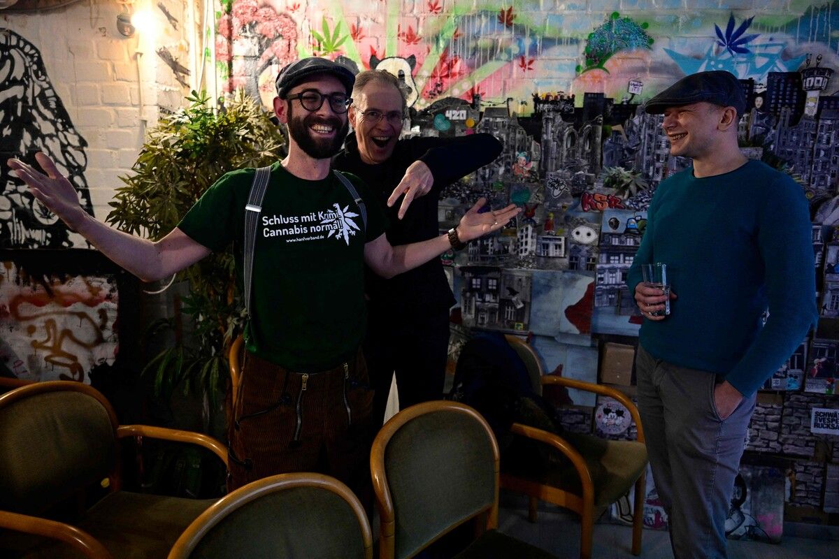Viel Kritik, aber auch viel Freude über die Legalisierung von Cannabis in Deutschland.AFP