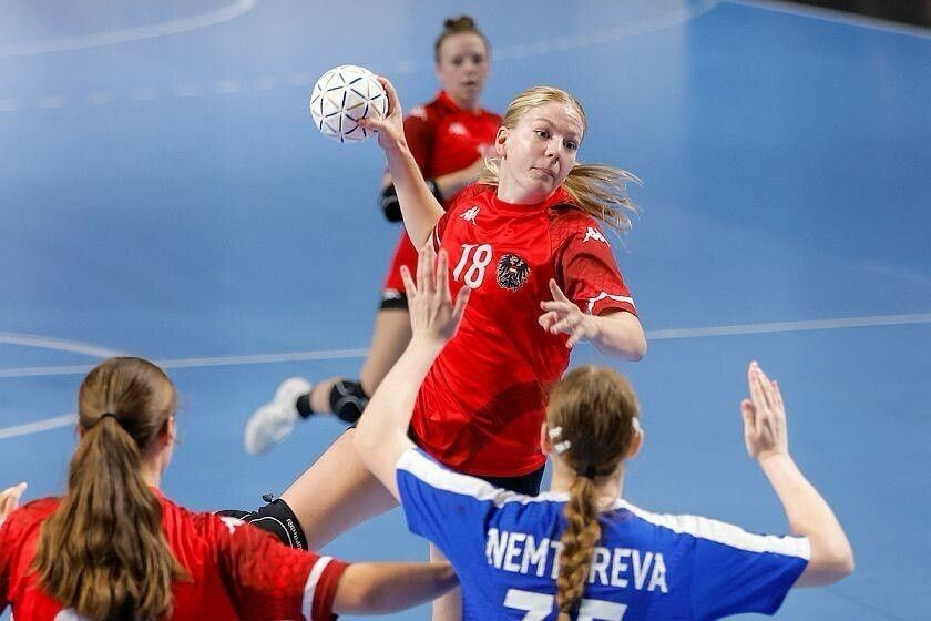 Die 19-jährige Viktoria Marksteiner feiert ihr Debüt im ÖHB-Frauenteam.⇒ÖHB