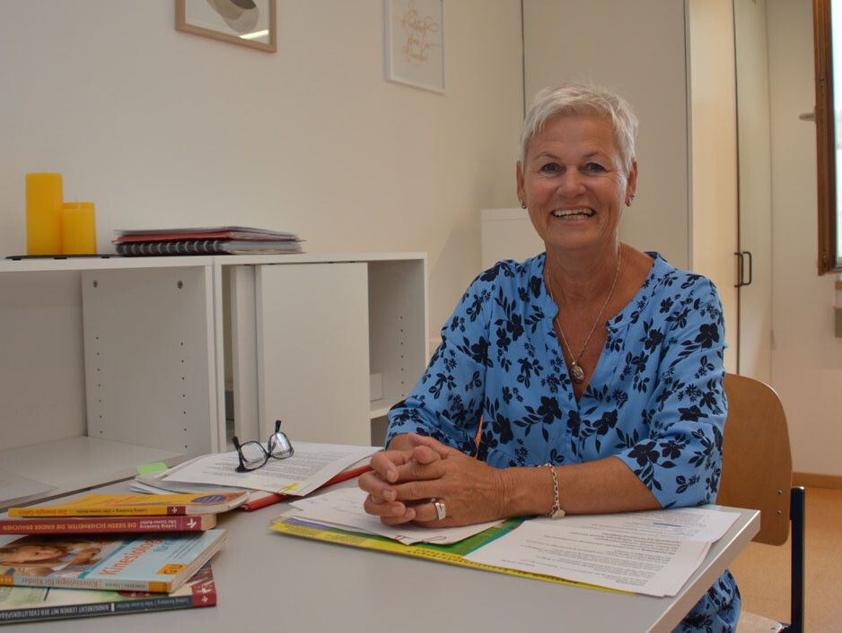 Andrea Fessler zeigt neue Lehrmethoden in ihrer Lernberatung. AFP