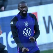 Rüdiger zeigt  Journalisten an