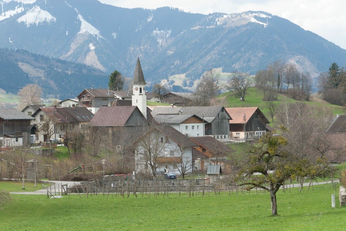 Auch die Gemeinde Röns kämpft mit laufend steigenden Kosten und sinkenden Einnahmen. Gemeinde Röns