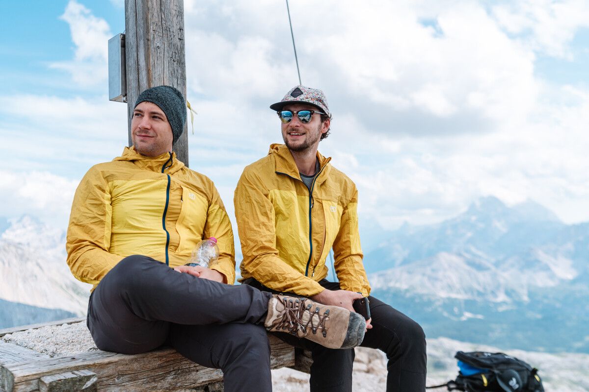 Auf Berggipfeln trifft man die leidenschaftlichen Wanderer Daniel Fleps (l.) und Dominik Geyr oft. Nik & Dan