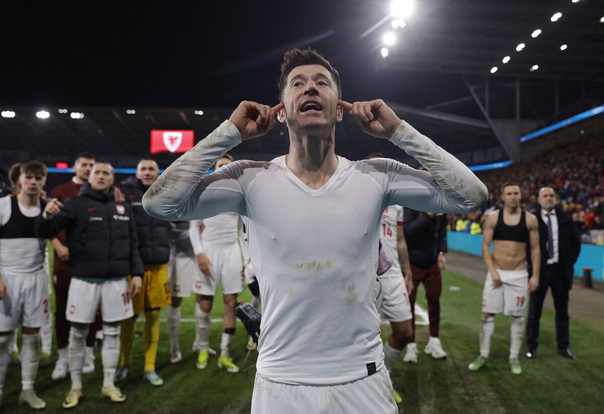 Barcelona-Star Robert Lewandowski trifft bei der EM auf Österreich. Apa