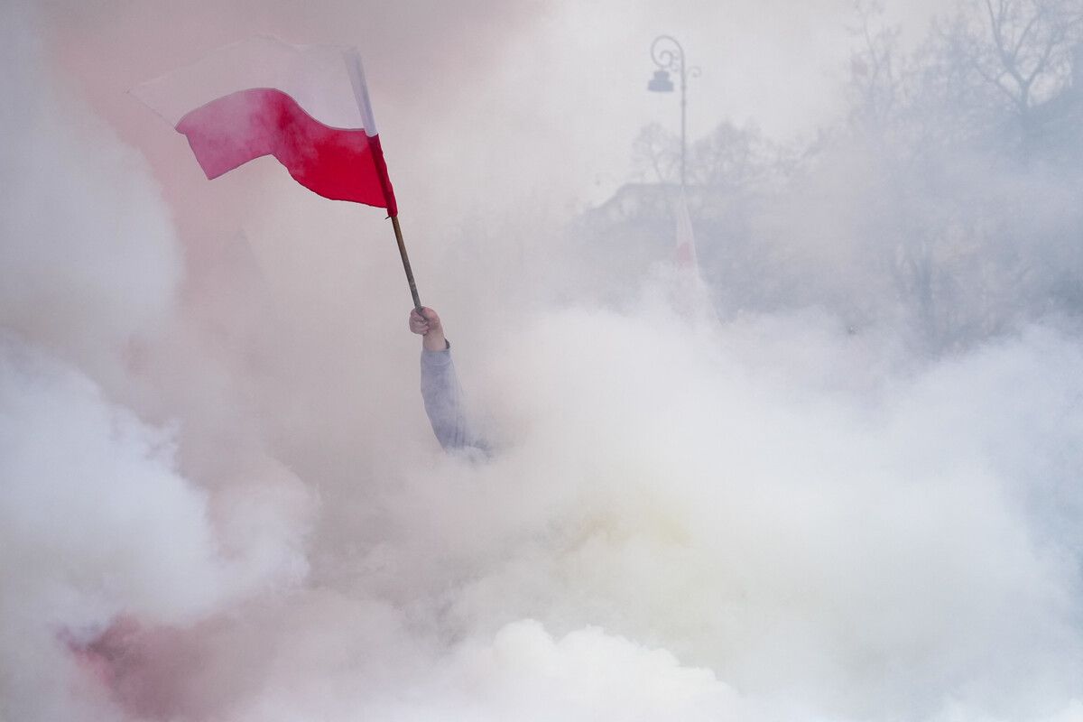 Bauern protestieren vor dem Büro des polnischen Regierungschefs Donald Tusk in Warschau gegen die EU-Agrarpolitik. reuters