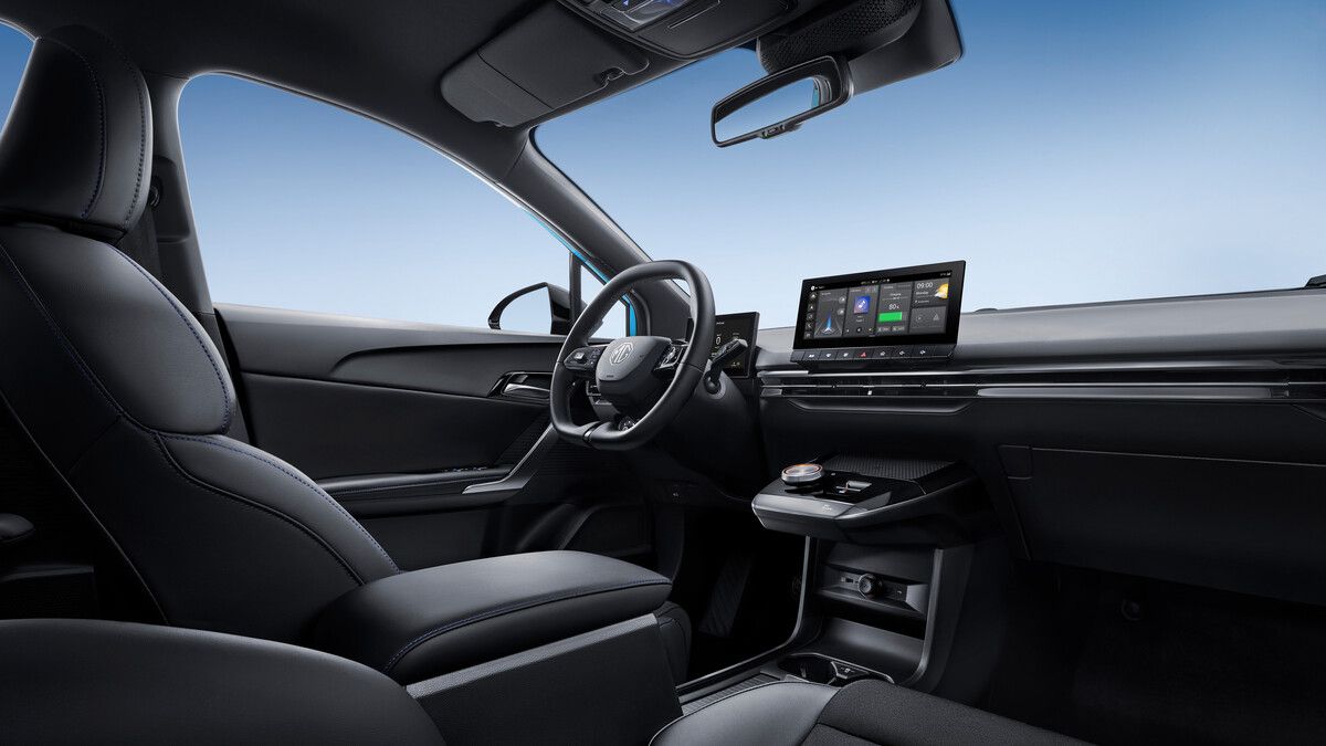 Cockpit: eher schlicht, dafür funktional und nach kurzer Eingewöhnungszeit alles andere als rätselhaft.