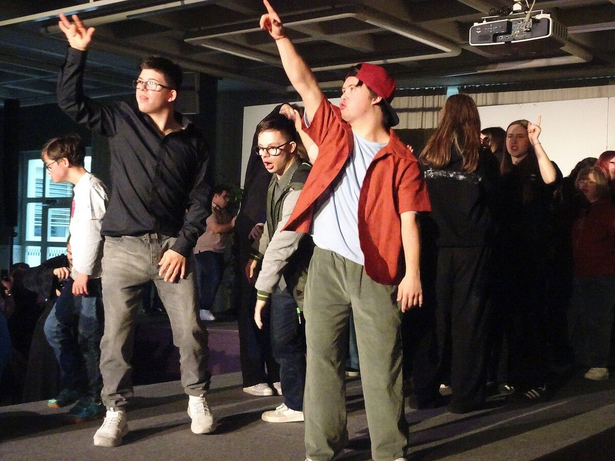 Coole Outfits, coole Show – Valentin & Co. rockten die Bühne. cth