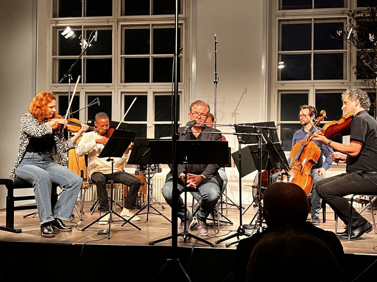 Cornelius Obonya ist überzeugt, dass die Lyrik heute ihren Platz in der Musik junger Künstler findet. andreas marte