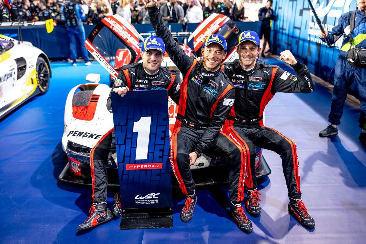 Das Siegertrio mit seinen Boliden, von links: Laurens Vanthoor, André Lotterer und Kévin Estre.Porsche/Upietz