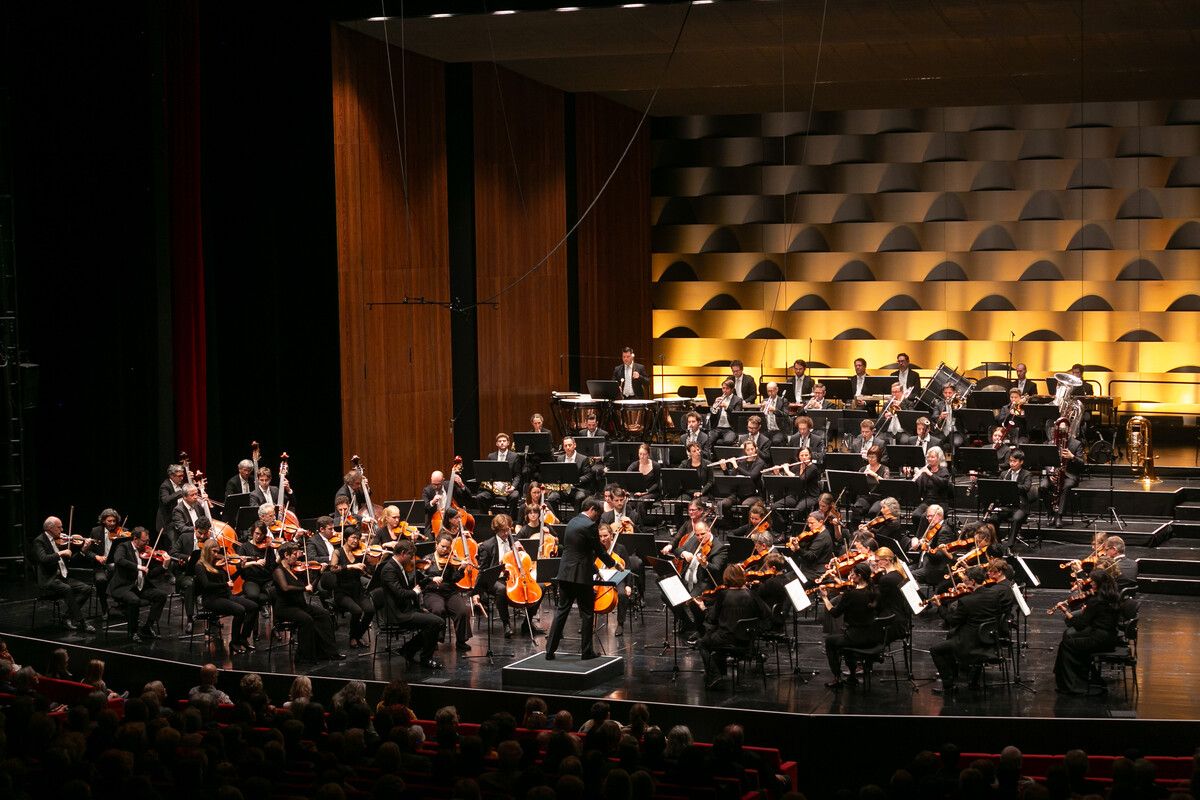 Das Symphonieorchester Vorarlberg begeisterte das Publikum mit einer wunderbaren Aufführung von „A Padmore Cycle“ und der „Alpensinfonie“. Mathis Fotografie