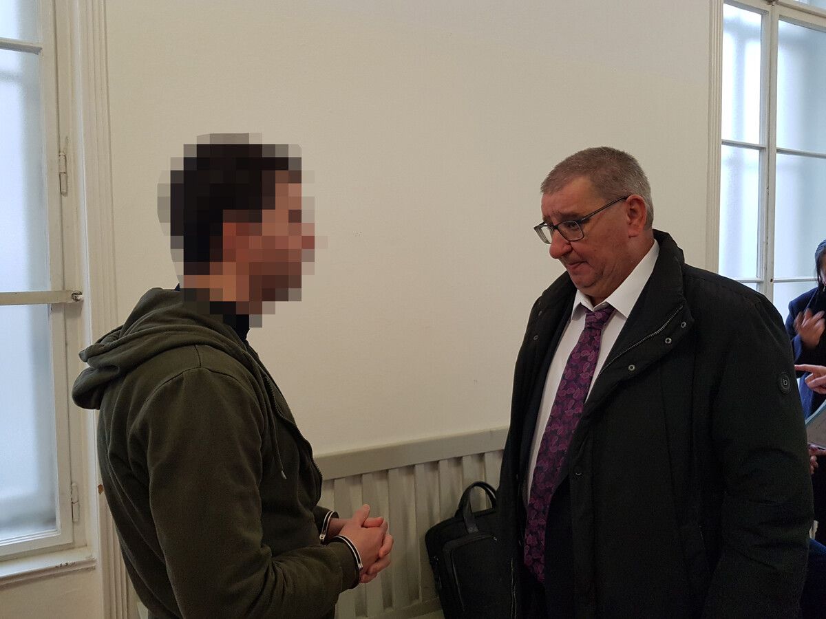 Der Angeklagte dachte sich ein originelles Versteck aus, um Waren aus einem Markt hinauszuschmuggeln. Nun musste er sich vor Gericht verantworten.Eckert