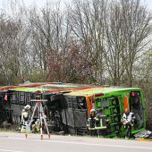 Fünf Tote und mehrere Verletzte bei Unfall mit Flixbus