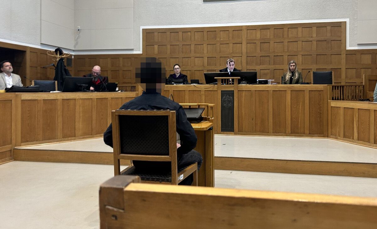 Der Erstangeklagte vor dem Schöffensenat am Landesgericht Feldkirch.VN-GS