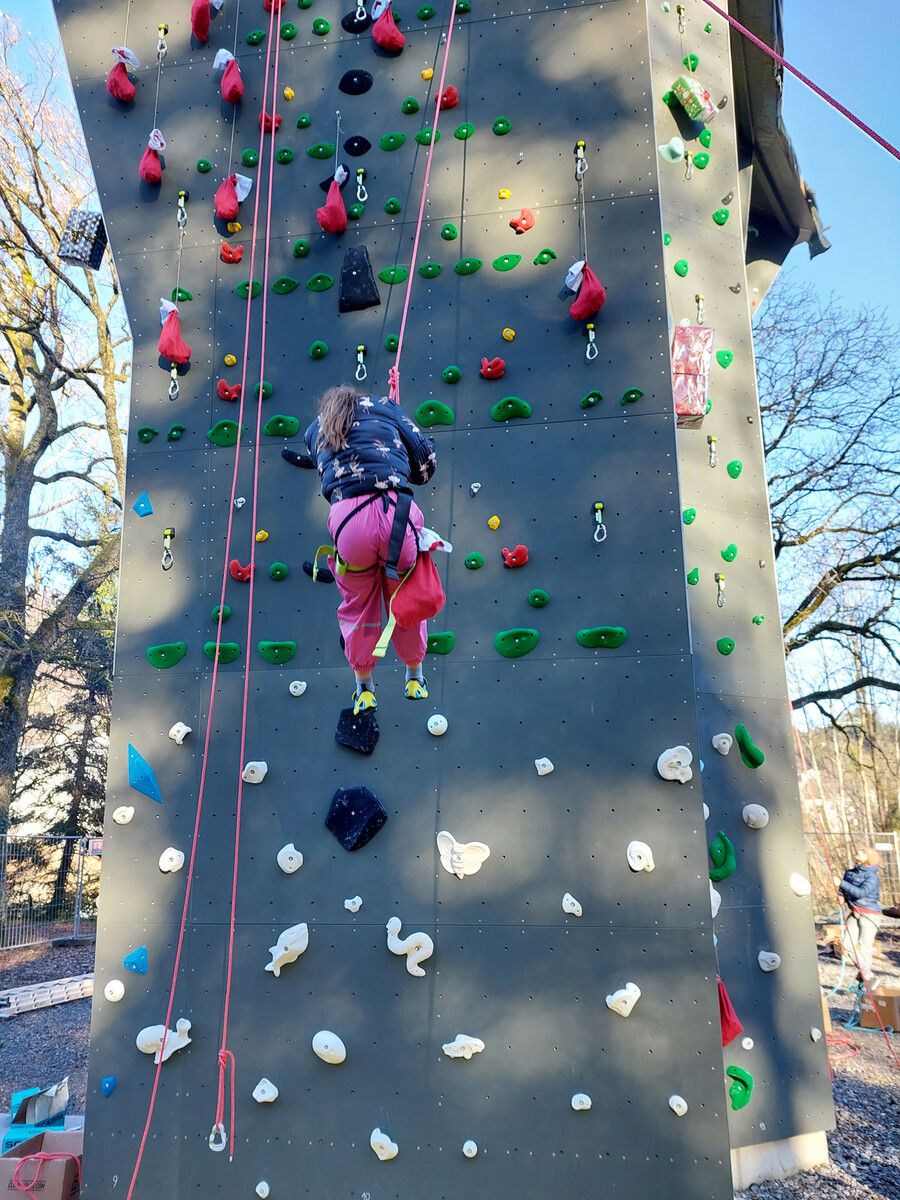 Der Kletterturm des Vorarlberger Kinderdorfs kann von allen Inte­ressierten genutzt werden.Vorarlberger Kinderdorf (2)
