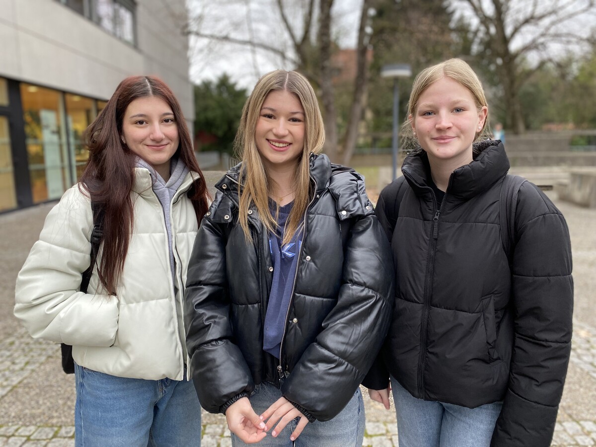 Derya, Lena und Sarah glaubten nicht, dass etwas passieren würde. VN/Rauch