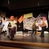 Theater spielen statt Schulbank drücken