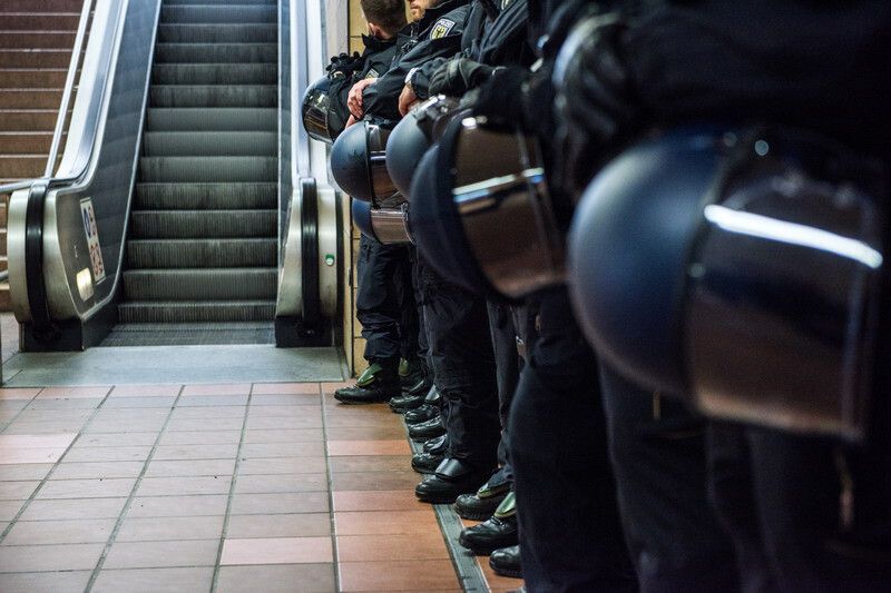 Die deutsche Polizei rückte mit einem Großaufgebot an.Bundespolizei
