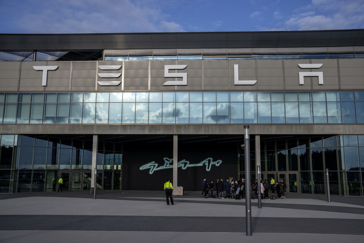 Die Folgen des Stromausfalls sind Tesla zufolge gewaltig. ap