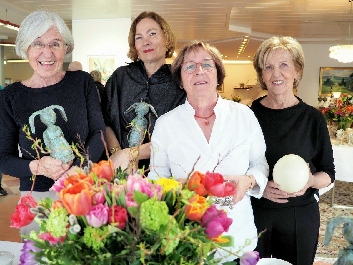 Die herbstzeitlosen Rosa Hausteiner, Elke Herburger, Brigitte Mathis und Margit Fleisch bei der Frühjahrsausstellung. SIE