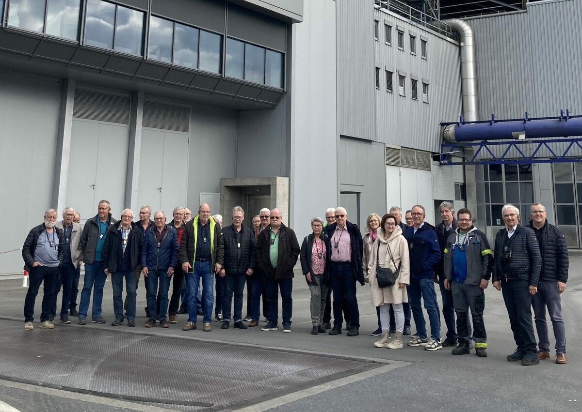Die Mitglieder des Götzner Kameradschaftsbundes zu Besuch bei der Kehrrichtverbrennungsanlage in Buchs. Michael Mäser