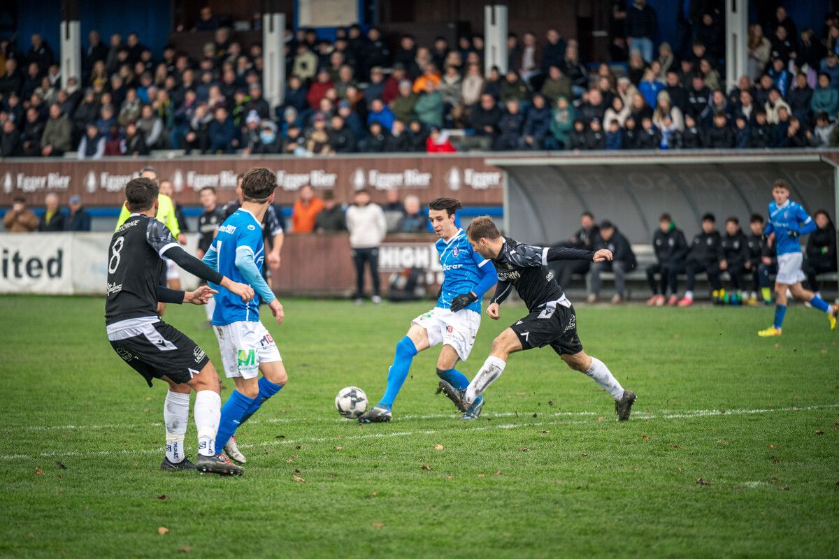 Die VN.at-Eliteliga lockte im Herbst viele Zuschauer auf die Sportplätze.rho