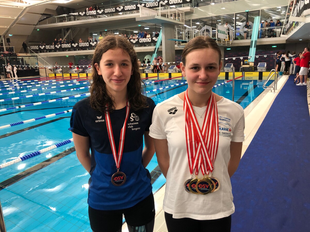Die Vorarlberger Schwimmtalente Maria Höfle (l.) und Emma Feurstein.Verband