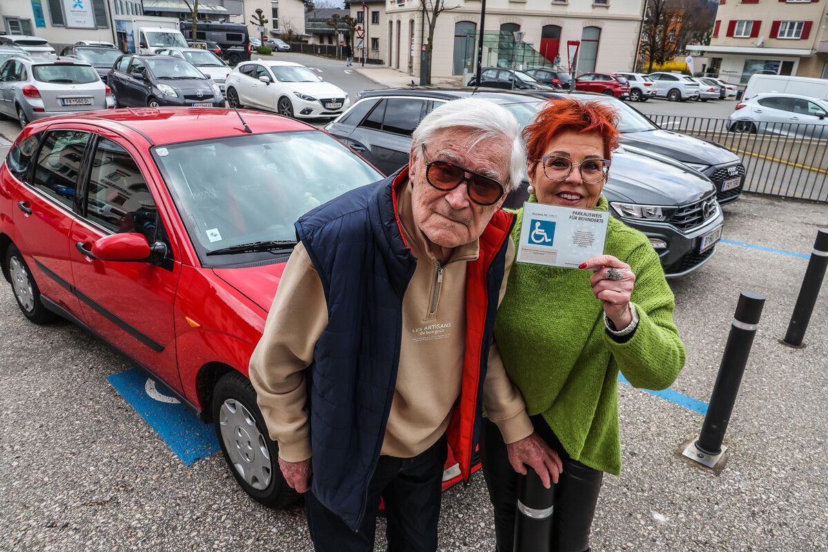Dieter und Waltraud Knauthe sind auf den Behindertenparkplatz angewiesen.