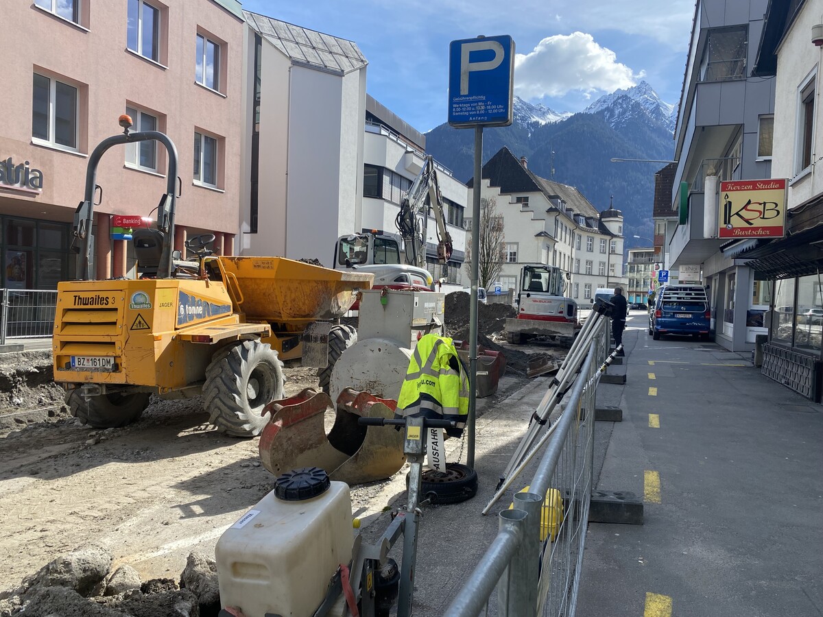 Die Erreichbarkeit der Objekte für Ladetätigkeiten ist täglich bis 10 Uhr über die Fußgängerzone/Werdenbergerstraße möglich.VN/JUN