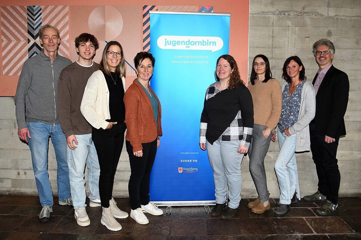 Ein Team machte die Schülertagung möglich (v. l.).: Hans Braun, Felix Schneider, Silvia Uzundal, Kerstin Lubetz, Nicole Böhler, Sylvia Kink-Ehe, Sabine Fulterer und Elmar Luger.