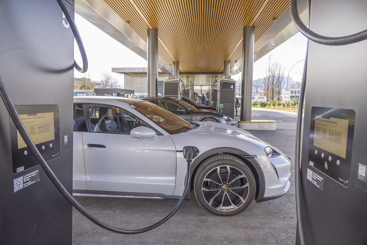 Erste Porsche Charging Lounge in Koblach.