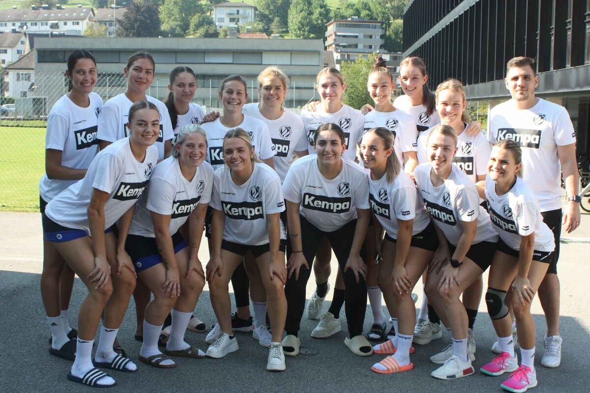 Feldkirchs Handballdamen holten sich ihren ersten Auswärtssieg.vn-tk