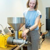 Öle in Handarbeit