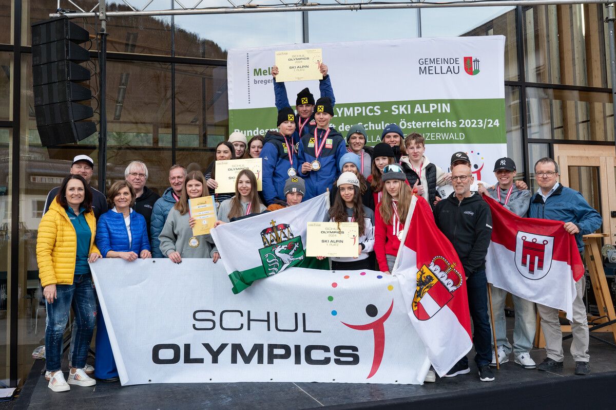 Die Mädchen des BG Bludenz und die Burschen des BORG Egg holten bei der Schul-Olympics-Bundesmeisterschaft im Ski Alpin in Mellau inder Oberstufe jeweils die höchste Auszeichnung. VN/Serra