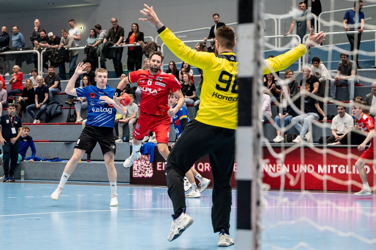Kapitän Dominik Schmid und der Alpla HC Hard treffen heute (17.30 Uhr) im Halbfinal­kracher des ÖHB-Cups auf Gastgeber Schwaz Tirol.VN/Serra