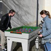 Fußballtisch im Gymnasiumhof