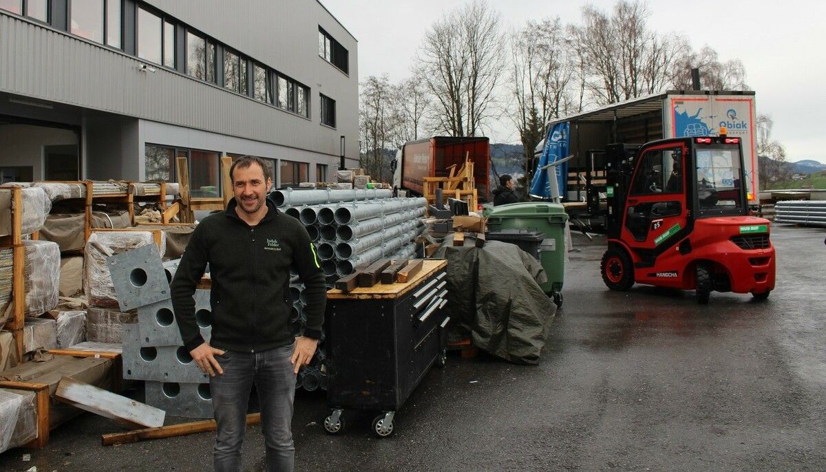 Jodok Felder kann es kaum erwarten, in die Räumlichkeiten im Gewerbepark R200 einziehen zu können, wo der Vormieter dieser Tage auszieht. STP