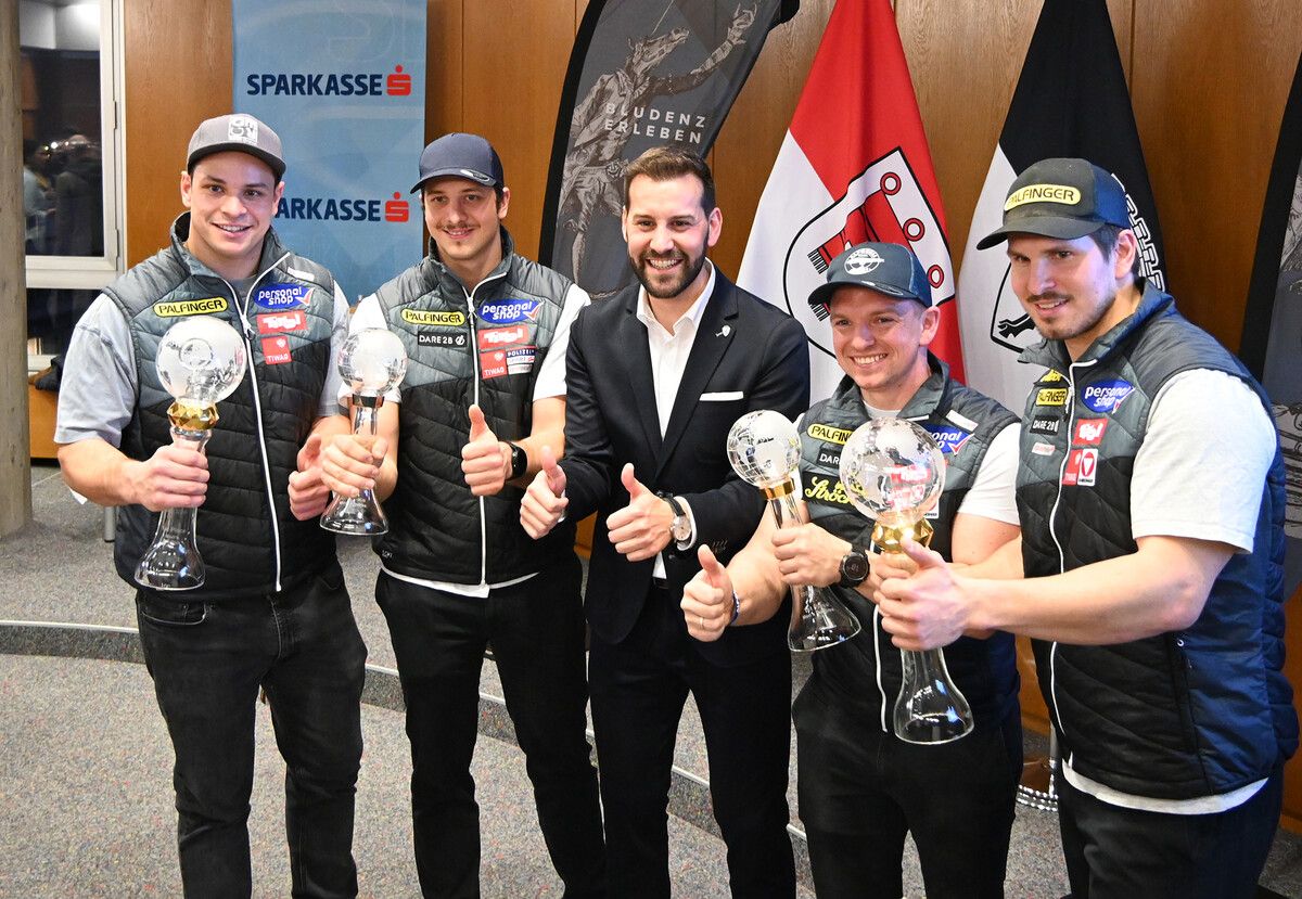 Jonas Müller, Yannick Müller, Bürgermeister Simon Tschann, Thomas Steu und Wolfgang Kindl.Stadt bludenz