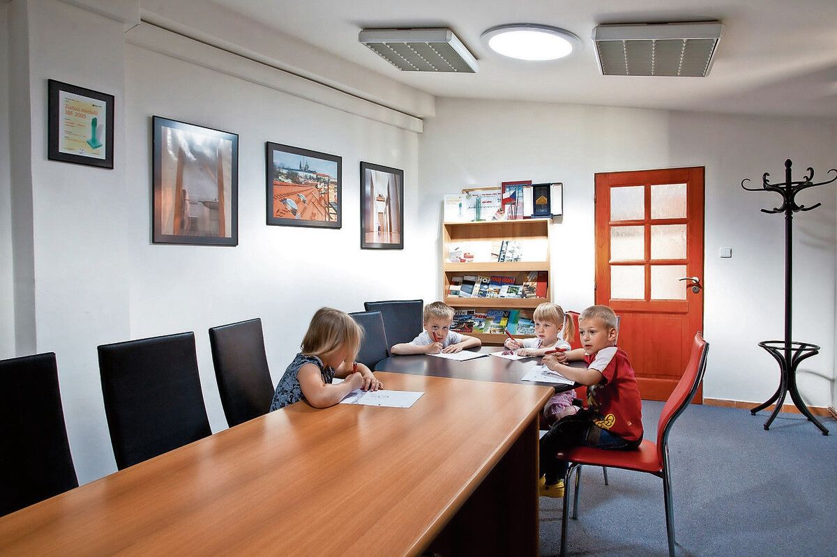 Kinder sind bei dynamischem Licht um 75 Prozent weniger hyperaktiv und machen nur halb so viele Fehler.EV-0911-013-04_green_lighting_0911_02