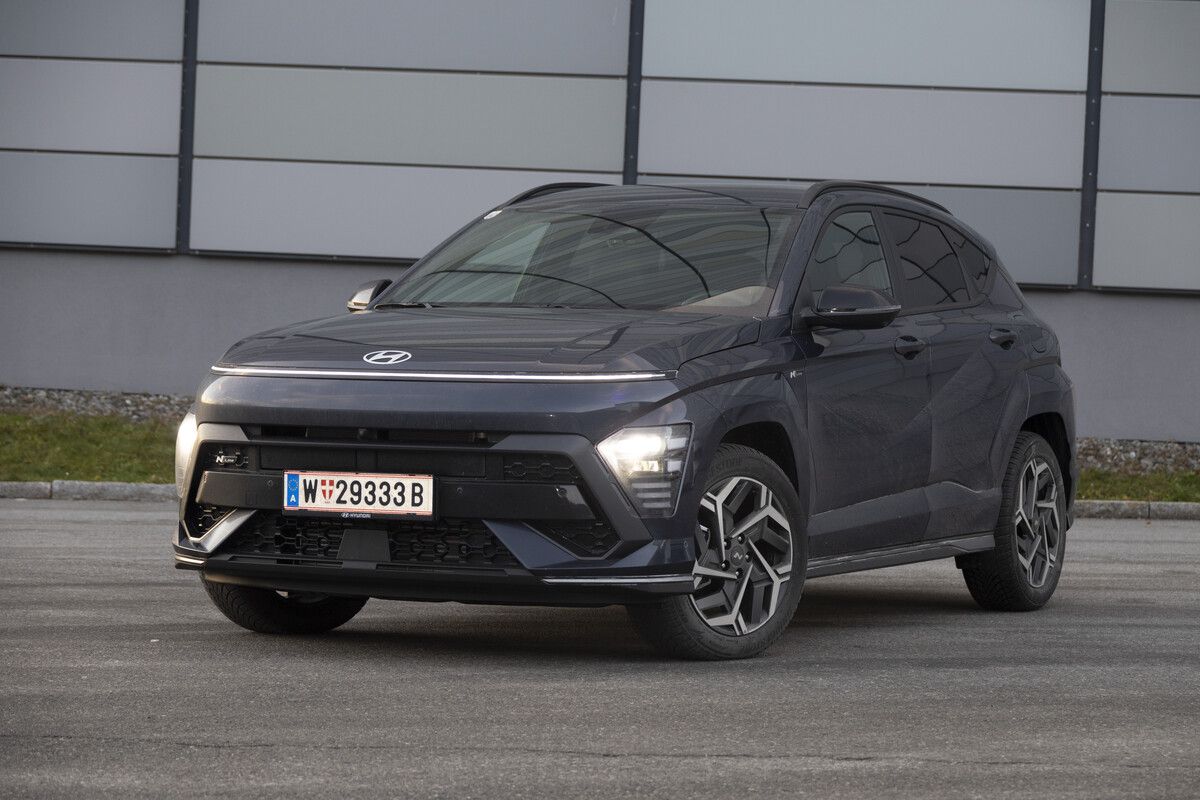 Kompakt-kantig und knackig-kross: Der völlig neu durchgestylte Hyundai Kona geizt nicht mit seinen Reizen. vn/paulitsch