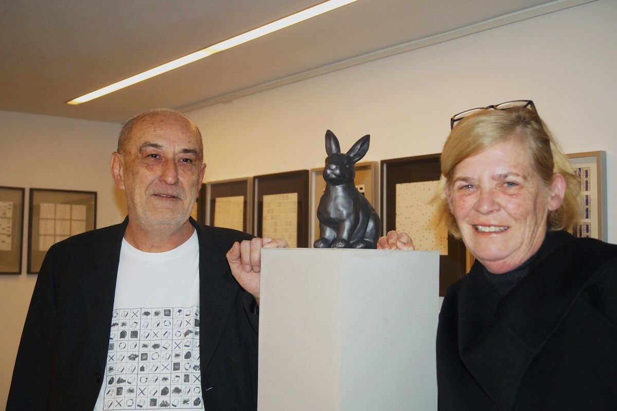 Künstler Hubert Matt und Galeristin Andrea Mießgang freuten sich über die vielen Besucher.yas (3)