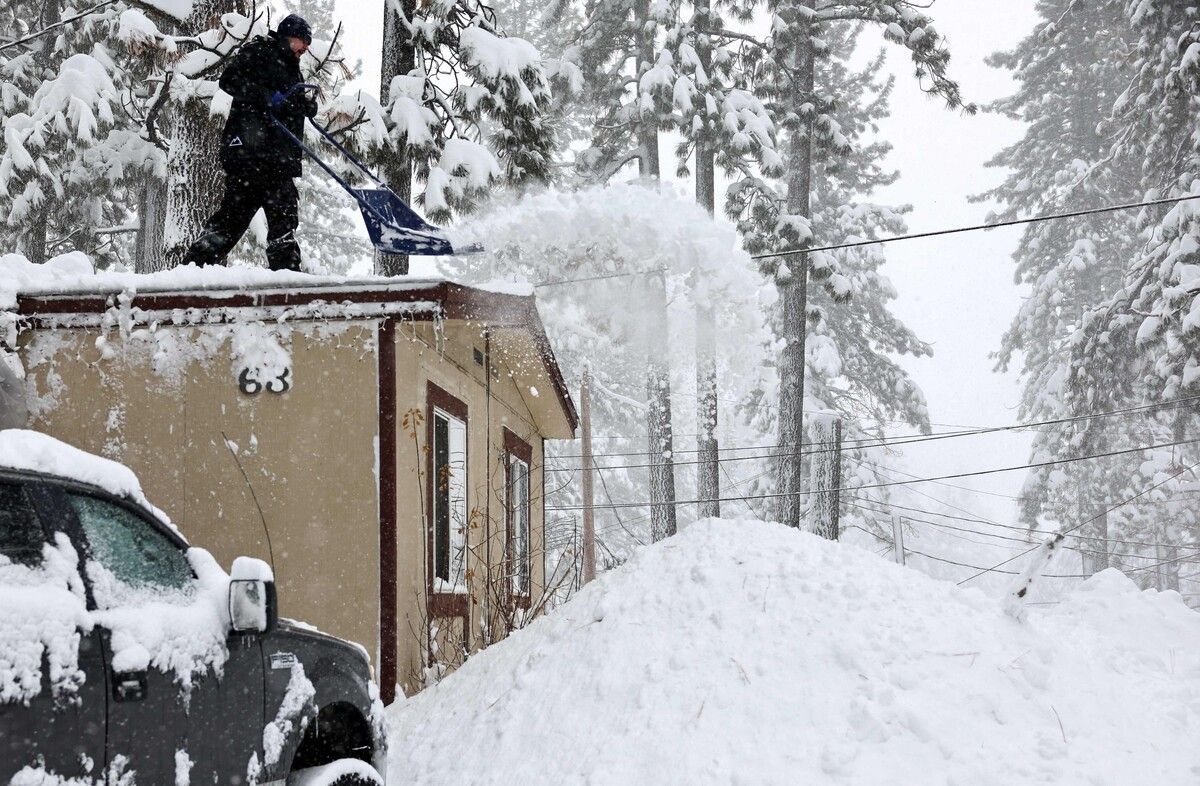 Mancherorts wurde mit bis zu drei Metern Schnee gerechnet. AFP (2)