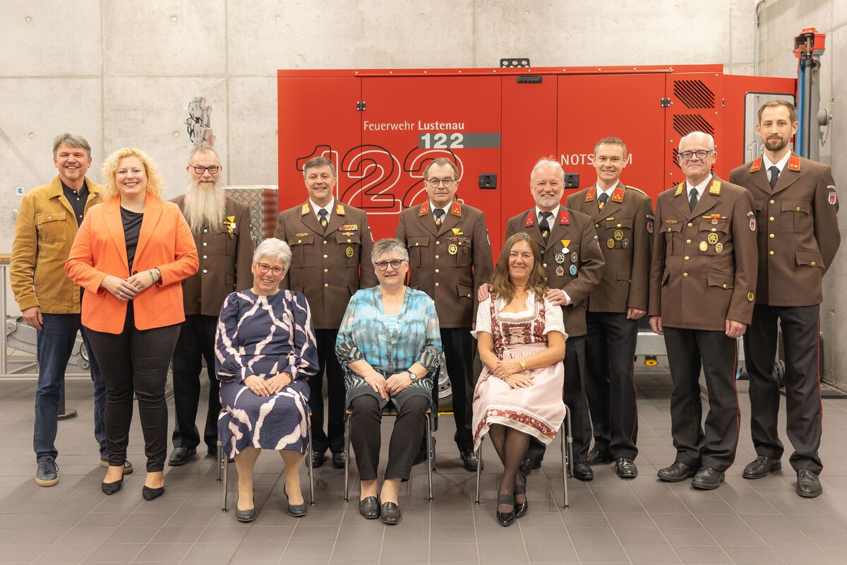 Mehrere Mitglieder wurden geehrt.Feuerwehr (2)