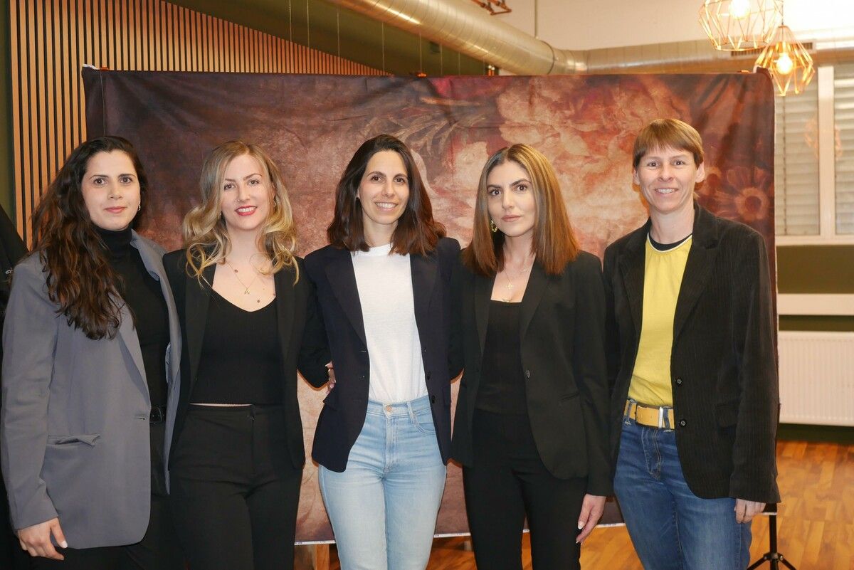 Meltem Polatkam, Sandra Pozzera, Lisa Hämmerle, Samantha Bildstein und Vizebürgermeisterin Patricia Tschallener (v. l.).