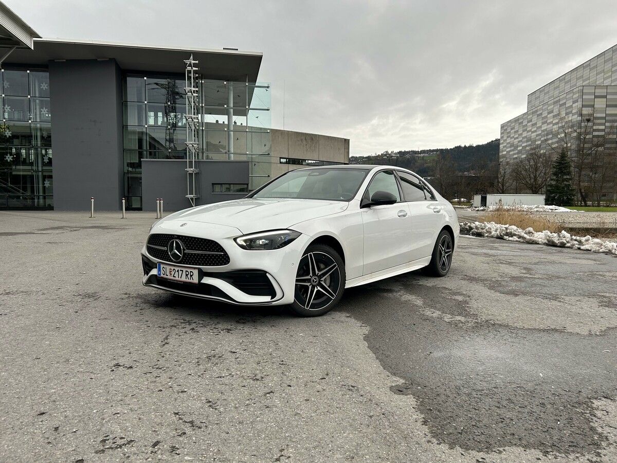 Mercedes zeigt, wie Plug-in-Hybrid geht: Schicke Kompakt-Limousine mit Verbrenner- und Elektromotor. VN/Gasser